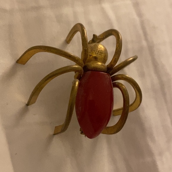 VINTAGE authentic 1920s-1930s red bakelite brooch - Picture 2 of 6